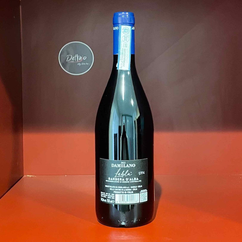 Barbera d'Alba DOC "Lablu" 2022 Damilano vista inclinata