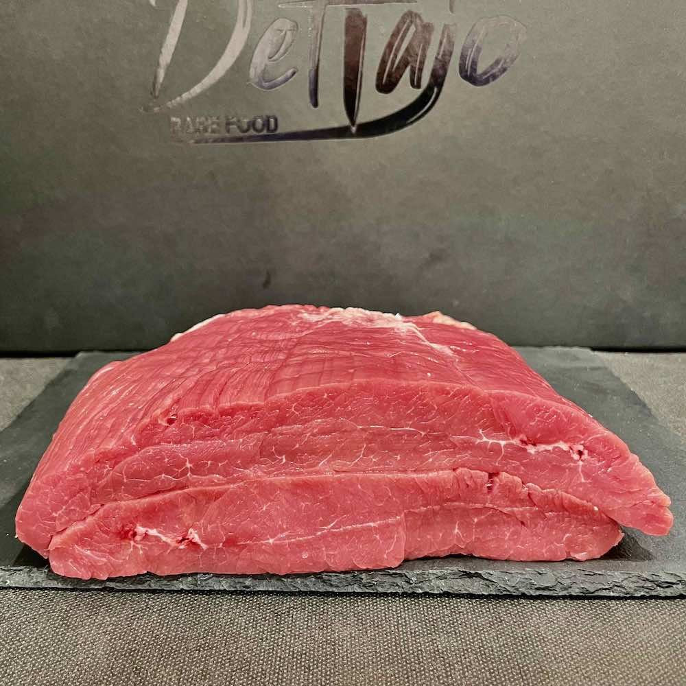Flank Steak di Vitellone Italiano Blonde d'aquitaine Pantano Carni vista frontale 02