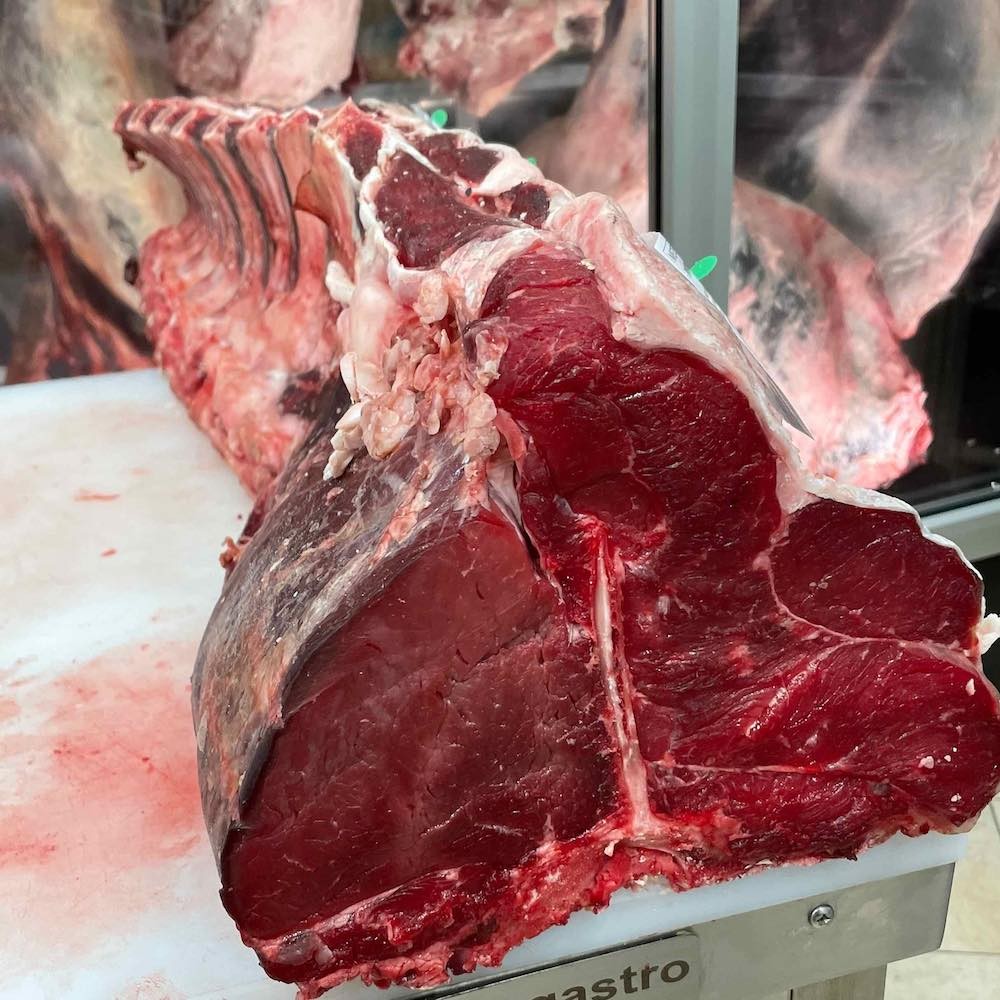 T-bone di Castrato di Fassona Piemontese vista laterale