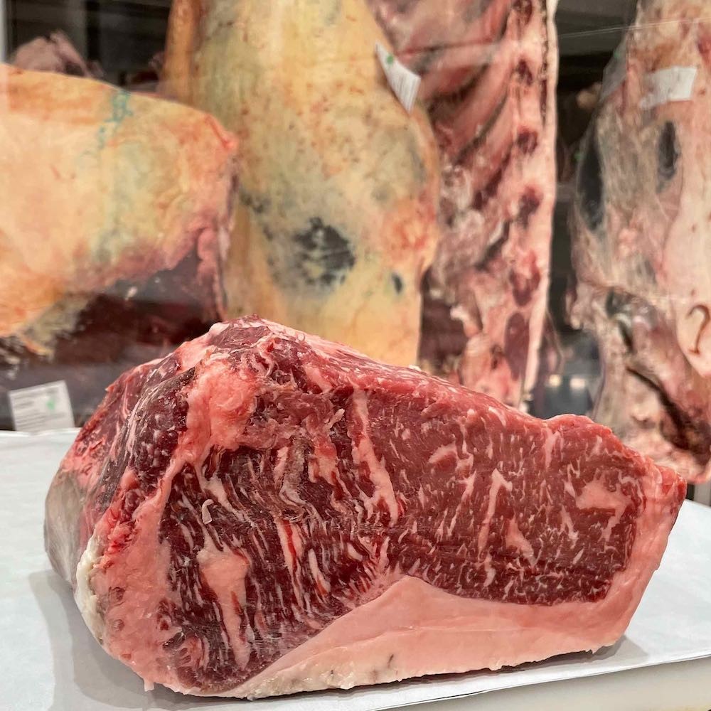 Controfiletto o Cuberoll di Black Angus Italiana 2 anni di Frollatura vista laterale