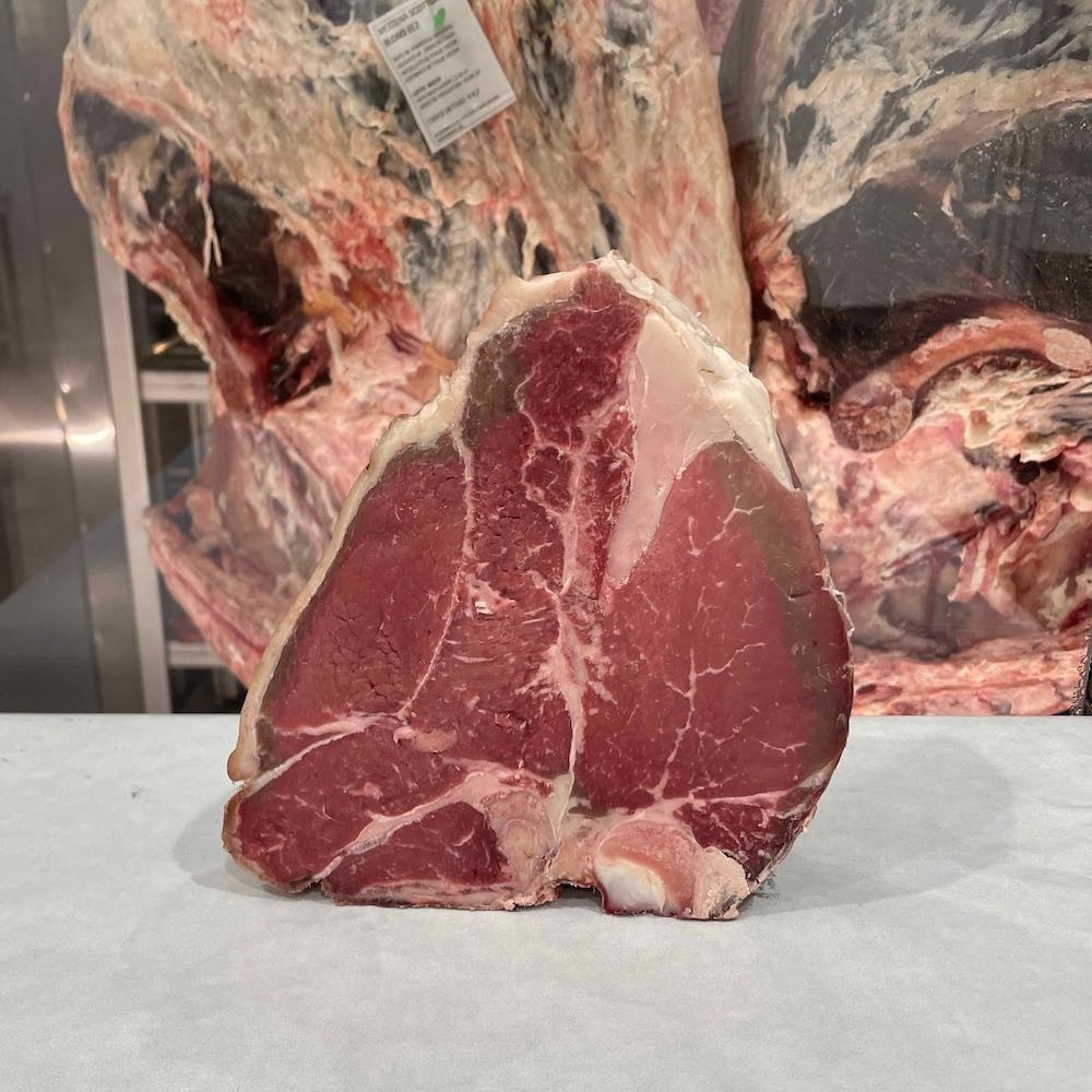 T-bone di Fassona Piemontese vista laterale