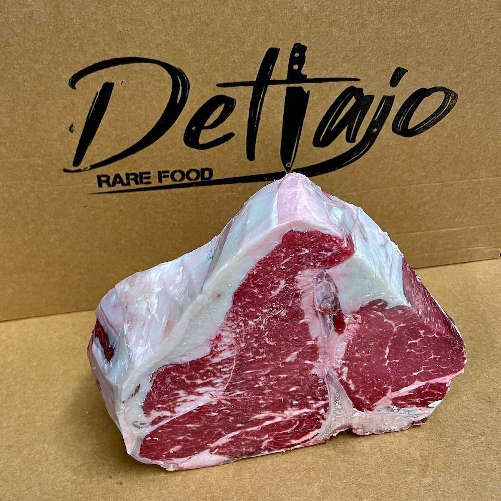 T-bone di Blonde d'aquitaine vista inclinata