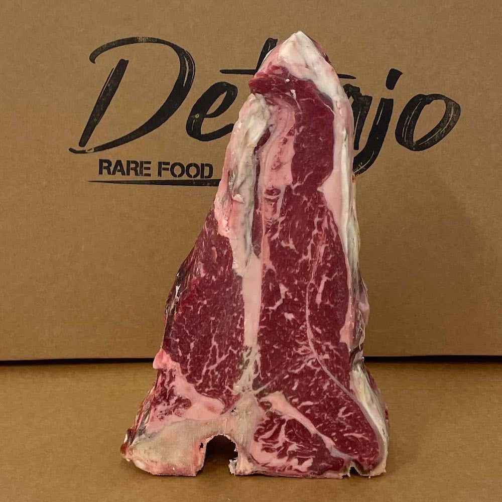 T-bone di "Parmigianese" di Vacca Rossa del Consorzio vista frontale