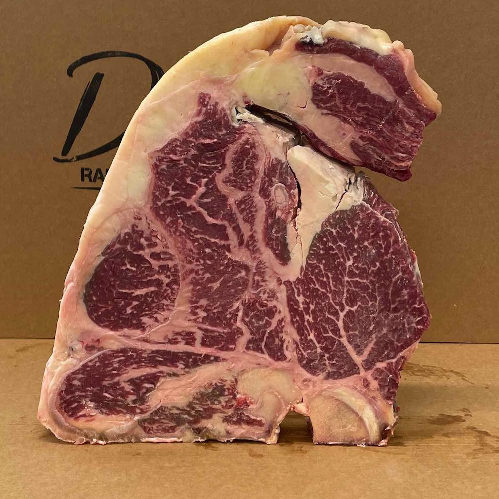 T-bone di Vacca Simmental OLD SPECIAL BEEF vista inclinata