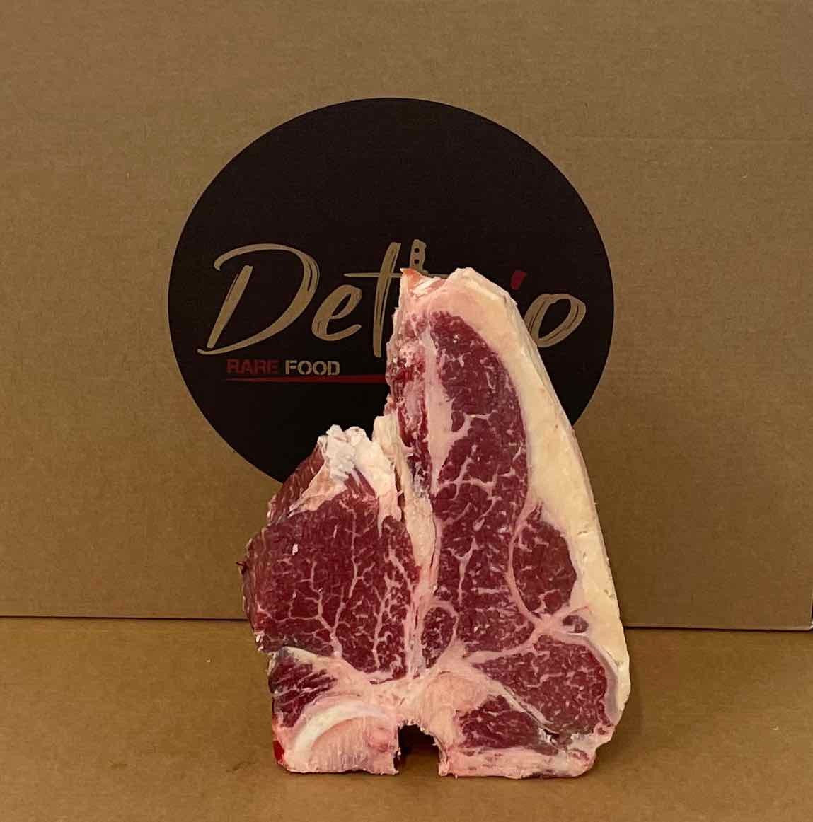 T-bone di Sakura Hanami vista frontale